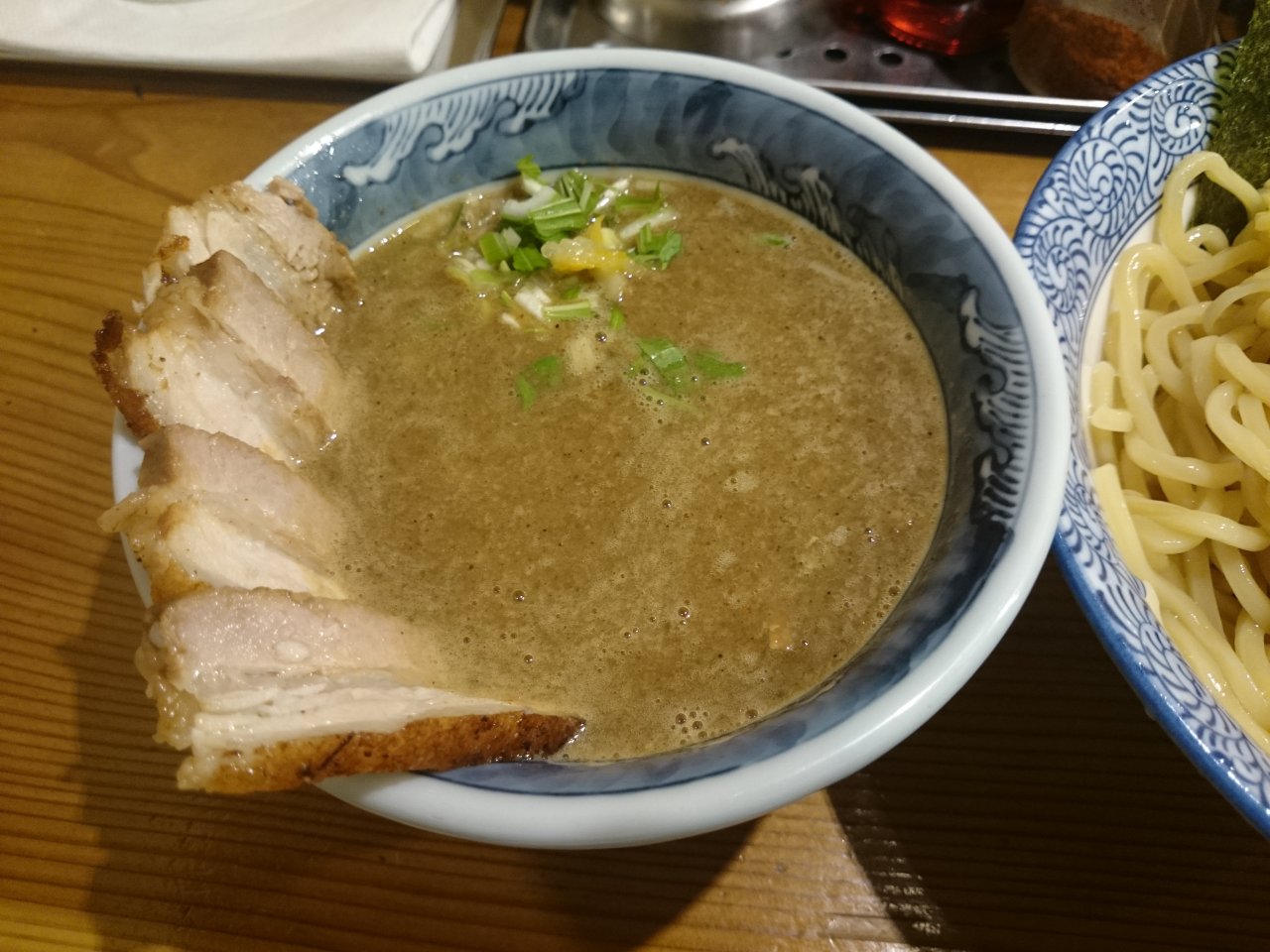 道玄坂マンモス 濃厚肉入つけ麺(極太もっちり麺大盛り)