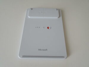 Microsoft Wireless Number Padの裏面、電源OFF